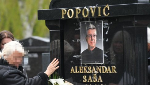 ОБЈАВЉЕНА ЧИТУЉА У НОВОСТИМА Сутра се навршава пола године од смрти Саше Поповића: Сваки дан без тебе је тиши, празнији и тежи (ФОТО)