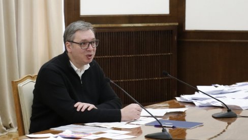 BOLESNO! Blokaderska banda objavila grob Aleksandru Vučiću sa komentarom: Savršeno, kraj je blizu! (FOTO)