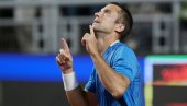 ĐERE RIVALA POČASTIO KROMPIROM: Laslo silovit do glavnog žreba ATP Hale