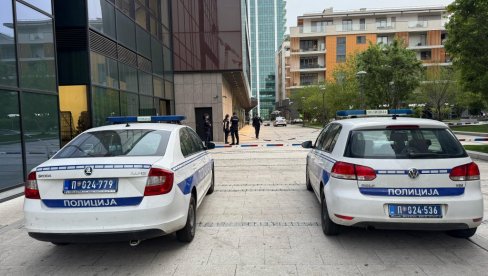 KOD UHAPŠENIH NAĐEN HEROIN: U pokušaju da pobegnu oštetili policijsko vozilo KOD UHAPŠENIH NAĐEN HEROIN: U pokušaju da pobegnu oštetili policijsko vozilo