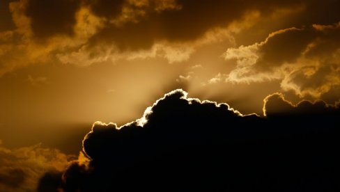 ПРАВО ПРОЛЕЋНО ВРЕМЕ У ДЕЦЕМБРУ: Ево када можете очекивати топлије дане, али и хладније