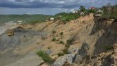 ЖИВОТ ИЗНАД ПРОВАЛИЈЕ: Невоље мештана угљевичких села испод Мајевице због ширења копова угља ЖИВОТ ИЗНАД ПРОВАЛИЈЕ: Невоље мештана угљевичких села испод Мајевице због ширења копова угља