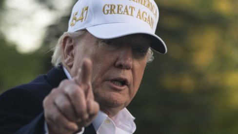 БЛУМБЕРГ ТВРДИ: Трампов тим је припремио опције за повећање економског притиска на Русију БЛУМБЕРГ ТВРДИ: Трампов тим је припремио опције за повећање економског притиска на Русију