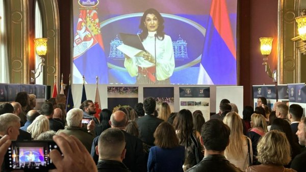 ПОНОСНИ НА ВЕЗЕ НАШЕ ЗЕМЉЕ СА ФРАНЦУСКОМ: ИзложбаСрбија у Франкофонији са великим успехом премијерно представљена у Ници ПОНОСНИ НА ВЕЗЕ НАШЕ ЗЕМЉЕ СА ФРАНЦУСКОМ: ИзложбаСрбија у Франкофонији са великим успехом премијерно представљена у Ници