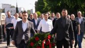 80 GODINA SLOBODE I BORBE ZA RADNIČKA PRAVA: Pokret socijalista položio venac na grob Dimitrija Tucovića (FOTO)