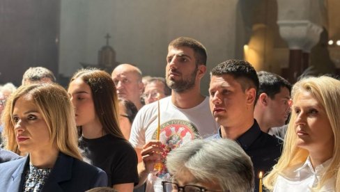 РАЗЛИКА ЈЕ ЈАСНА: Студенти који желе да уче одали почаст жртвама Бљеска - блокадери у Хрватској нису смели да имају ни српску заставу РАЗЛИКА ЈЕ ЈАСНА: Студенти који желе да уче одали почаст жртвама Бљеска - блокадери у Хрватској нису смели да имају ни српску заставу
