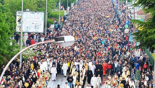 СКАНДАЛ У ЦРНОЈ ГОРИ: Уставни суд прогласио неуставном одлуку да Дан Светог Василија Острошког буде слава Никшића! СКАНДАЛ У ЦРНОЈ ГОРИ: Уставни суд прогласио неуставном одлуку да Дан Светог Василија Острошког буде слава Никшића!