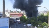 ГУСТИ ЦРНИ ДИМ НАД БЕОГРАДОМ: Ево шта је горело код Панчевачког моста (ФОТО)