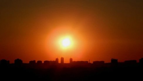 (МАПЕ) ОТКРИВЕНО КАДА ЋЕ КОНАЧНО БИТИ ТОПЛО: Имаћемо пуно тропских дана и ноћи