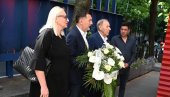 ПОЧАСТ НЕВИНИМ ЖРТВАМА: Делегација ФСС одала пошту настрадалима у Основној школи Владислав Рибникар ПОЧАСТ НЕВИНИМ ЖРТВАМА: Делегација ФСС одала пошту настрадалима у Основној школи Владислав Рибникар