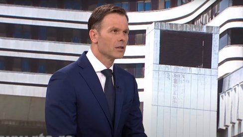 ТРЕНУТАК КАД ЈЕ ВУЧИЋУ ПОЗЛИЛО: Мали описао како се све десило ТРЕНУТАК КАД ЈЕ ВУЧИЋУ ПОЗЛИЛО: Мали описао како се све десило