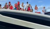 ДРАМА НА МАЈАМИ БИЧУ: 32 особе спасене са јахте која тоне (ФОТО/ВИДЕО)