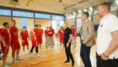 DRŽAVA OSTAJE POUZDAN OSLONAC SVIM NAŠIM REPREZENTACIJAMA! Ministar Zoran Gajić posetio rukometaše Srbije pred važne utakmice (FOTO)