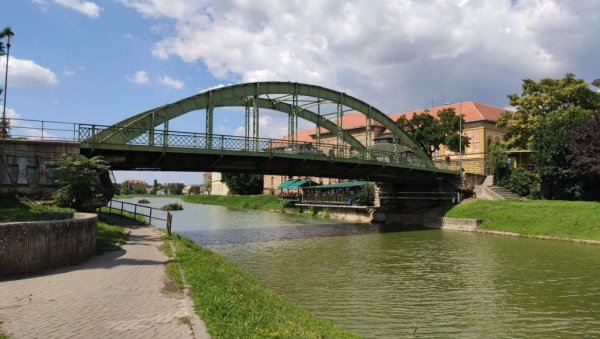 ЗРЕЊАНИН НАЈВИШЕ НАПРЕДОВАО У СРБИЈИ: Са 18 на 13 место ЗРЕЊАНИН НАЈВИШЕ НАПРЕДОВАО У СРБИЈИ: Са 18 на 13 место
