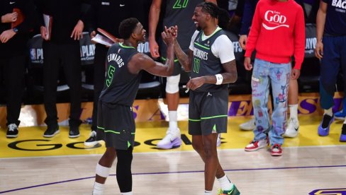 ТИМБЕРВУЛВСИ ОПРАВДАЛИ УЛОГУ ФАВОРИТА: Мемфис славио у Калифорнији