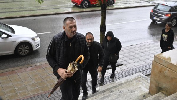 ПОРОДИЦЕ УБИЈЕНИХ СТИГЛЕ У АПЕЛАЦИОНИ СУД: Одлучује се о жалбама на пресуду Блажићу (ВИДЕО) ПОРОДИЦЕ УБИЈЕНИХ СТИГЛЕ У АПЕЛАЦИОНИ СУД: Одлучује се о жалбама на пресуду Блажићу (ВИДЕО)