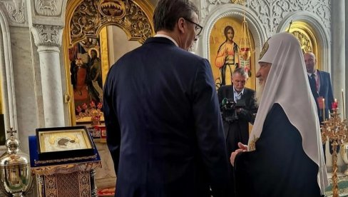 ЧВРСТО ПРИЈАТЕЉСТВО: Вучић одликовао Орденом Републике Србије патријарха Кирила