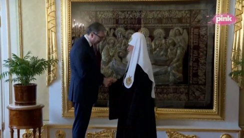 ВУЧИЋ УРУЧИО ОРДЕН ПАТРИЈАРХУ КИРИЛУ: Ово је још једна важна ствар у развоју наших односа (ВИДЕО)