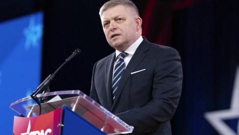 ФИЦО ПОРУЧИО: Словачка је чврсто у ЕУ и НАТО, али зар треба да ћутимо о штети коју нам је нанео Зеленски?