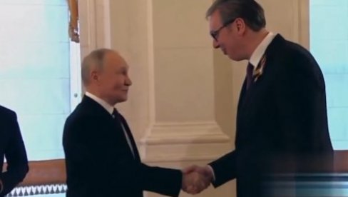 ПУТИН ОРГАНИЗУЈЕ ПРИЈЕМ У КРЕМЉУ: Стигли Вучић и Додик ПУТИН ОРГАНИЗУЈЕ ПРИЈЕМ У КРЕМЉУ: Стигли Вучић и Додик