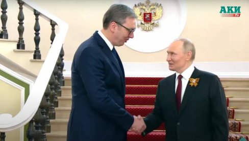 SLOBODARSKI LIDERI NA OKUPU: Vučić rame uz rame sa Sijem, Putinom, Ficom - ovo je srpski ponos (FOTO) SLOBODARSKI LIDERI NA OKUPU: Vučić rame uz rame sa Sijem, Putinom, Ficom - ovo je srpski ponos (FOTO)