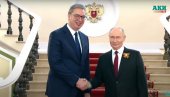 VELIKA ČAST ZA VUČIĆA: Putin sačekao srpskog predsednika na Paradu pobede (VIDEO) VELIKA ČAST ZA VUČIĆA: Putin sačekao srpskog predsednika na Paradu pobede (VIDEO)