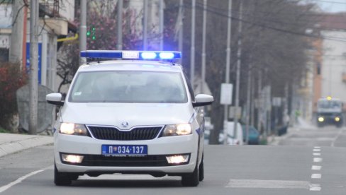 ZA VOLANOM SA 3,9 PROMILA ALKOHOLA: Policija u Kraljevu iz saobraćaja isključila pijanog vozača ZA VOLANOM SA 3,9 PROMILA ALKOHOLA: Policija u Kraljevu iz saobraćaja isključila pijanog vozača