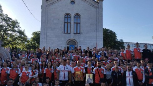 ВЕРНИЦИ У МОЛИТВИ И ЗАЈЕДНИШТВУ СЛАВЕ СВЕТОГ ВАСИЛИЈА: Хиљаде Херцеговаца на ходочашћу ка манастиру Острог ВЕРНИЦИ У МОЛИТВИ И ЗАЈЕДНИШТВУ СЛАВЕ СВЕТОГ ВАСИЛИЈА: Хиљаде Херцеговаца на ходочашћу ка манастиру Острог