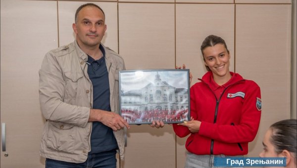 ПРОЈЕКАТ ОМЛАДИНСКОГ ЦЕНТРА У ПУПИНОВОЈ КУЋИ: Светски дан Црвеног крста у Зрењанину ПРОЈЕКАТ ОМЛАДИНСКОГ ЦЕНТРА У ПУПИНОВОЈ КУЋИ: Светски дан Црвеног крста у Зрењанину