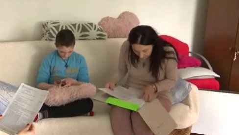 ŽELJKA JE NEZAPOSLENA, SUPRUG RADI NA DNEVNICU: Jedina želja im je da sin Ognjen ozdravi