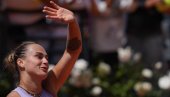 KUČKA SAM, A VAN TERENA...: Sabalenka otkrila svoje pravo lice (VIDEO) KUČKA SAM, A VAN TERENA...: Sabalenka otkrila svoje pravo lice (VIDEO)