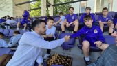 PRAZNIK FUDBALA I ŠAHA NA STADIONU RFK GRAFIČAR: Mališani u jedinstvenoj sportskoj manifestaciji Dva sveta, jedna igra