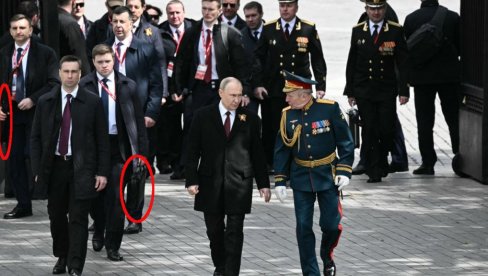 DETALJI KOJI SU MNOGIMA PROMAKLI: Šta se nalazilo u rukama Putinovih NAJSPREMNIJIH LJUDI? DETALJI KOJI SU MNOGIMA PROMAKLI: Šta se nalazilo u rukama Putinovih NAJSPREMNIJIH LJUDI?