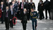 DETALJI KOJI SU MNOGIMA PROMAKLI: Šta se nalazilo u rukama Putinovih NAJSPREMNIJIH LJUDI?