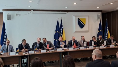 БОШЊАЦИ НЕЋЕ РАЗГОВОР: Председник РС позвао све парламентарне странке на дијалог о БиХ БОШЊАЦИ НЕЋЕ РАЗГОВОР: Председник РС позвао све парламентарне странке на дијалог о БиХ