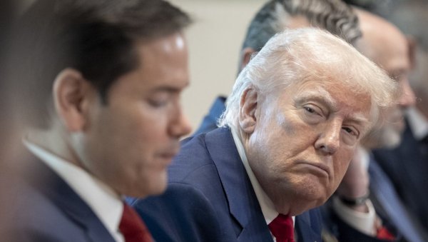 ПУТИН СЕ УМОРИО ОД РАТА У УКРАЈИНИ Трамп: Ублажио сам санкције Сирији ПУТИН СЕ УМОРИО ОД РАТА У УКРАЈИНИ Трамп: Ублажио сам санкције Сирији