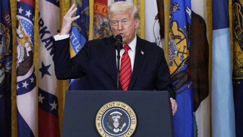 ТРАМП НАЈАВЉУЈЕ ТРГОВИНСКИ БУМ ПОСЛЕ ПРИМИРЈА ИНДИЈЕ И ПАКИСТАНА: Кашмир следећи циљ ТРАМП НАЈАВЉУЈЕ ТРГОВИНСКИ БУМ ПОСЛЕ ПРИМИРЈА ИНДИЈЕ И ПАКИСТАНА: Кашмир следећи циљ