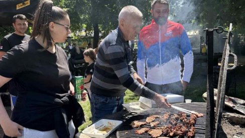 МАЈСТОРИ СКАРЕ НА АДИ: Чукаричка роштиљијада МАЈСТОРИ СКАРЕ НА АДИ: Чукаричка роштиљијада