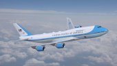 РОЈТЕРС ТВРДИ: САД прихватиле на поклон луксузни Боинг 747 од Катара