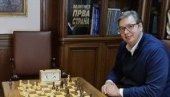 VUČIĆEV GEOPOLITIČKI ŠAH: Belim figurama protiv crnih senki Istoka i Zapada VUČIĆEV GEOPOLITIČKI ŠAH: Belim figurama protiv crnih senki Istoka i Zapada