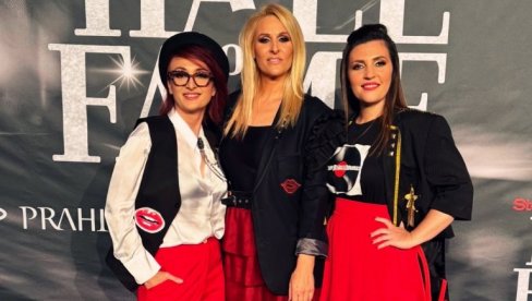 DAME ZA PRIMER: “Frajle” zapevale i zablistale na crvenom tepihu u Zagrebu (FOTO)