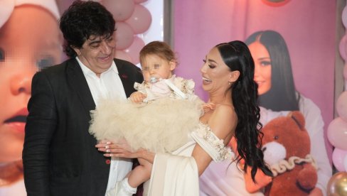 KRENULE I SUZE RADOSNICE: Zorana i Steva Simeunović upriličili gala proslavu za prvi rođendan ćerke (FOTO)