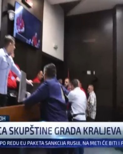 ДИВЉАШТВО КАО ОБРАЗАЦ ПОНАШАЊА: Насиље блокадера фотељаша у Краљеву (ФОТО/ВИДЕО) ДИВЉАШТВО КАО ОБРАЗАЦ ПОНАШАЊА: Насиље блокадера фотељаша у Краљеву (ФОТО/ВИДЕО)