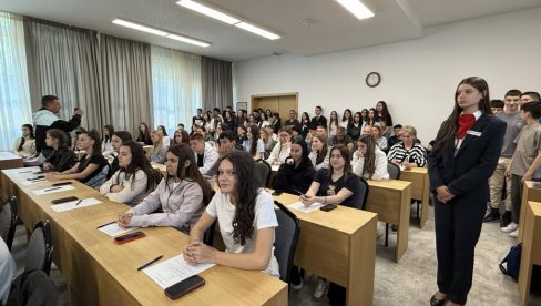 ЗНАЊЕМ И ВЕШТИНОМ ДО УСПЕХА: У Врњачкој Бањи представљен Национални модел дуалног образовања