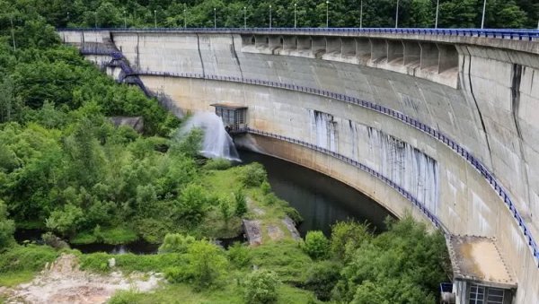 КРАГУЈЕВАЦ ЈАЧИ ОД СУШЕ: Реализација стратешких пројеката за повећање капацитета из којих се обезбеђује вода за пиће КРАГУЈЕВАЦ ЈАЧИ ОД СУШЕ: Реализација стратешких пројеката за повећање капацитета из којих се обезбеђује вода за пиће