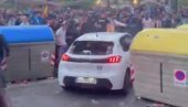 UŽAS U BARSELONI! Otkriveno zašto je gospođa ѕsa automobilom uletela među navijače Espanjola UŽAS U BARSELONI! Otkriveno zašto je gospođa ѕsa automobilom uletela među navijače Espanjola