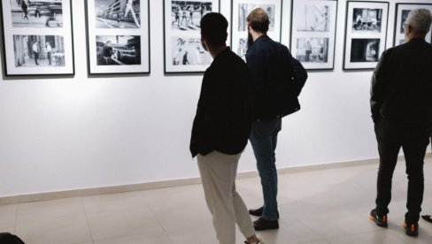 U GALERIJI TREBINJSKOG KULTURNOG CENTRA IZLOŽBA STREET : Crno-beli pogled na duh ulice