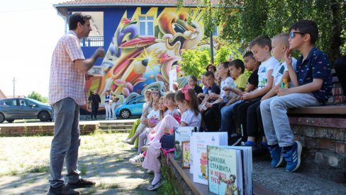 RASTIMO DO NEBA: Program Kulturnog centra „Ribnica“ za mališane RASTIMO DO NEBA: Program Kulturnog centra „Ribnica“ za mališane
