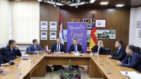 MINISTAR PRAVDE NENAD VUJIĆ U VRANJU: Prioritet jačanje lokalnih pravobranilaštva MINISTAR PRAVDE NENAD VUJIĆ U VRANJU: Prioritet jačanje lokalnih pravobranilaštva