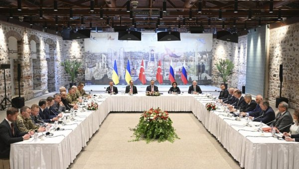 САСТАНАК РУСИЈЕ И УКРАЈИНЕ У ИСТАНБУЛУ: Делегације на паузи након два сата САСТАНАК РУСИЈЕ И УКРАЈИНЕ У ИСТАНБУЛУ: Делегације на паузи након два сата